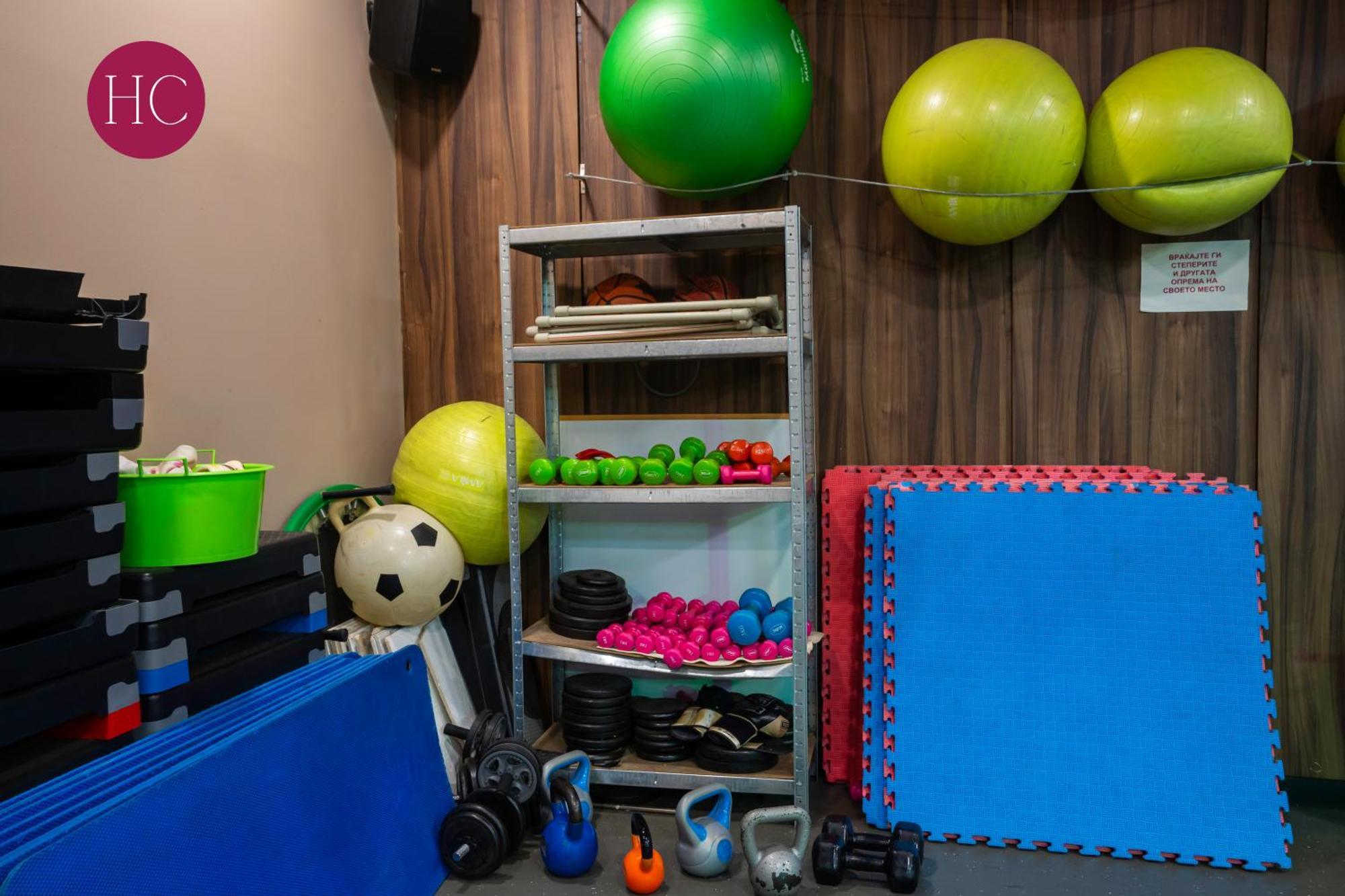 Central Hotel, Fitness And Spa Vinica ภายนอก รูปภาพ