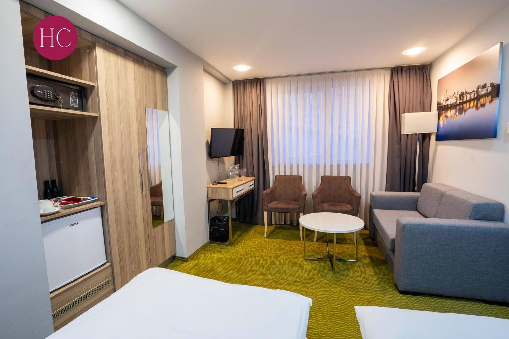 Central Hotel, Fitness And Spa Vinica ภายนอก รูปภาพ