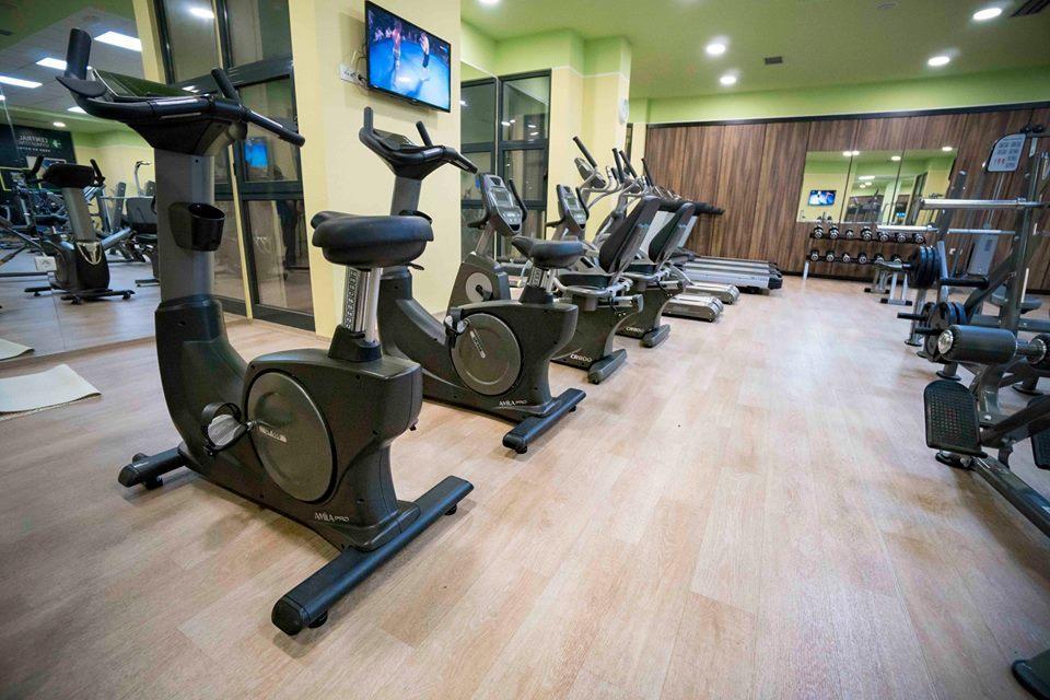 Central Hotel, Fitness And Spa Vinica ภายนอก รูปภาพ